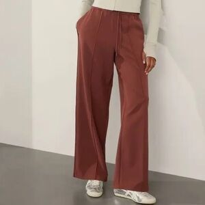 NWT! Athleta Drawstring Endeavor High Rise Relaxed Pant in Cherrywood